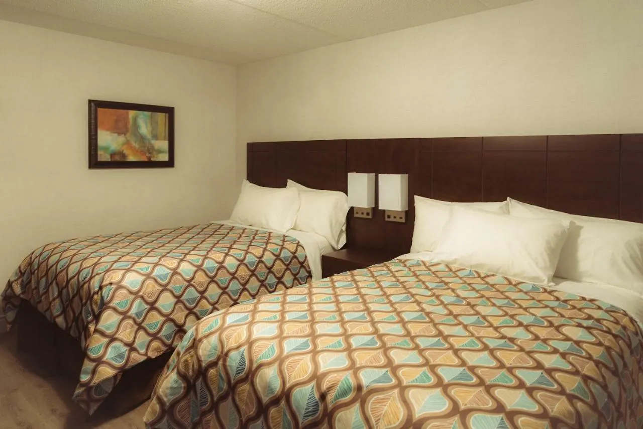 Deluxe Inn Toronto 3*,