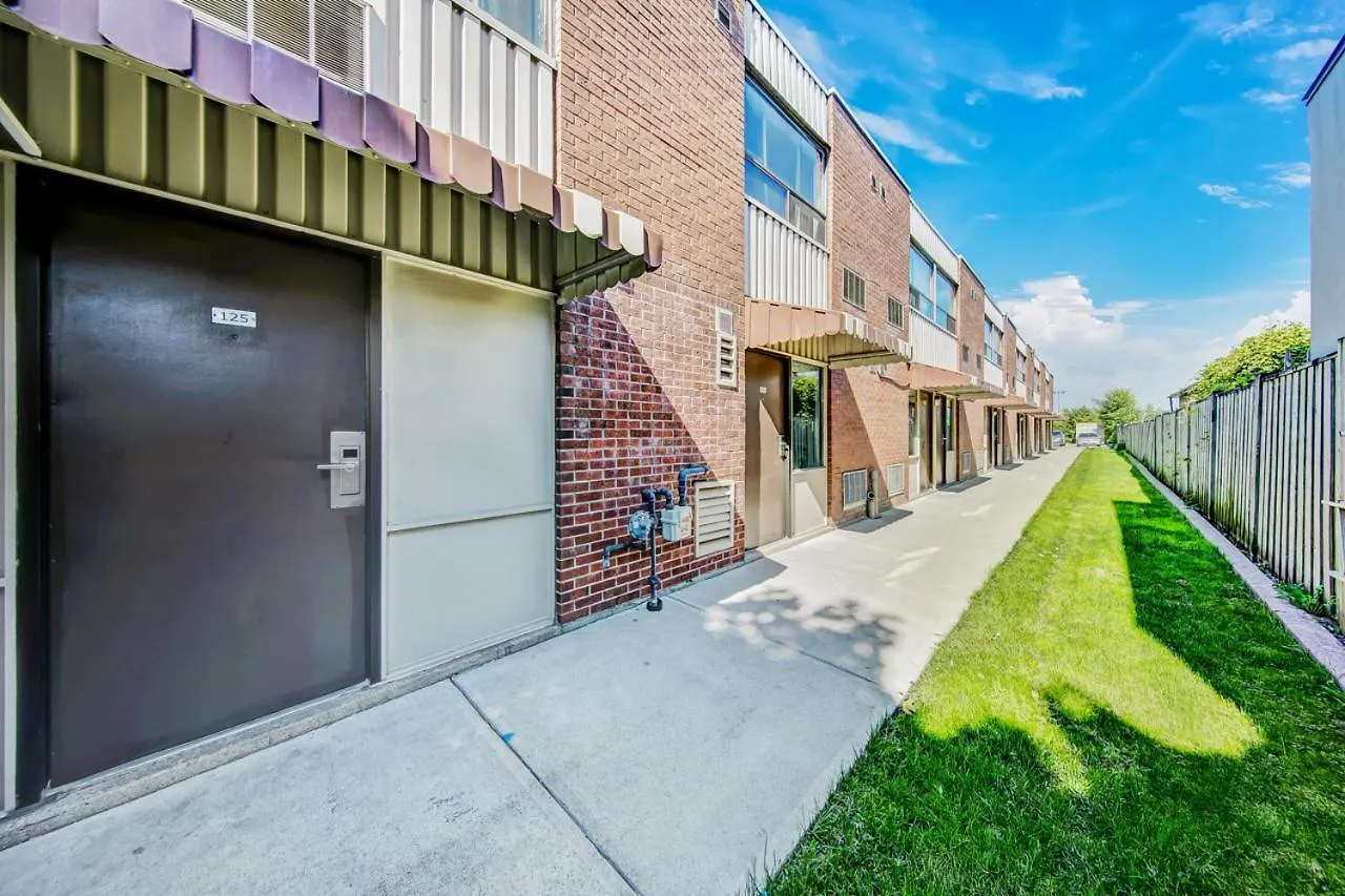 فندق ديلوكس إن تورونتو