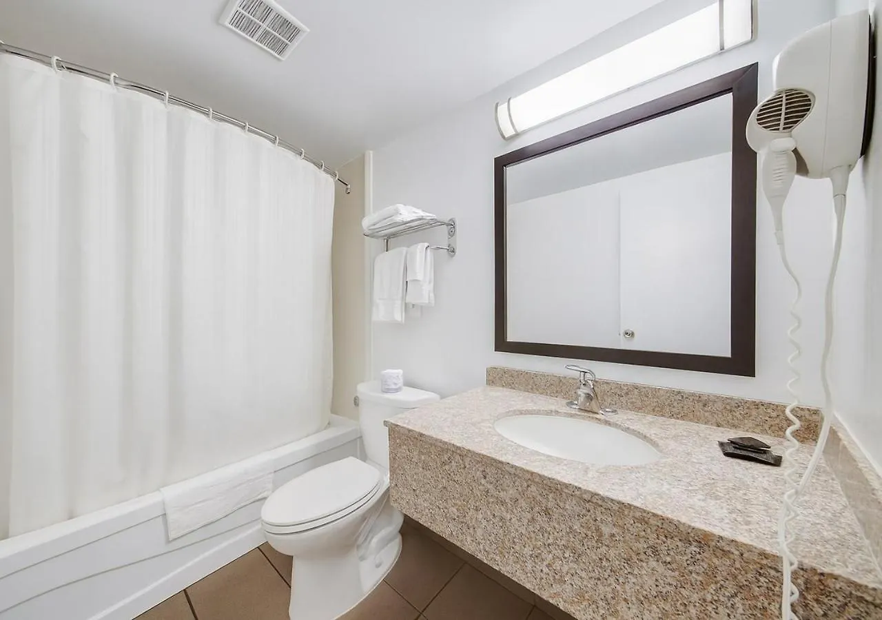 فندق ديلوكس إن تورونتو