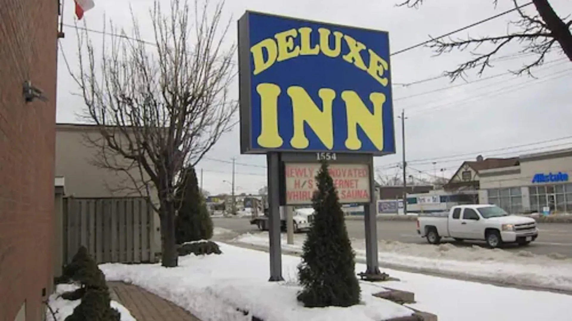 فندق ديلوكس إن تورونتو 3*,