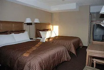 فندق ديلوكس إن تورونتو 3*,