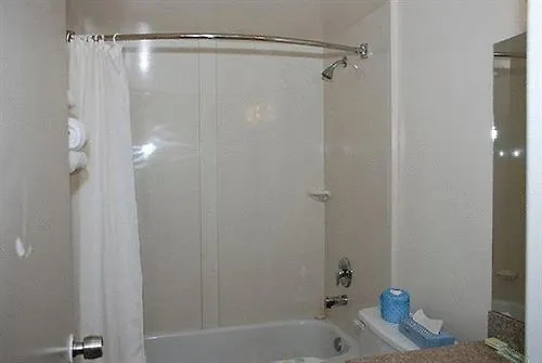 ***  فندق ديلوكس إن تورونتو كندا